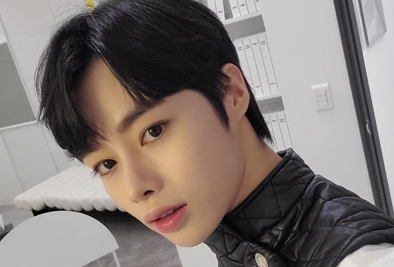 Về với Yuehua Entertainment, hy vọng Hanbin sẽ sớm được ra mắt với tư cách là idol thực thụ. Về với Yuehua Entertainment, hy vọng Hanbin sẽ sớm được ra mắt với tư cách là idol thực thụ.