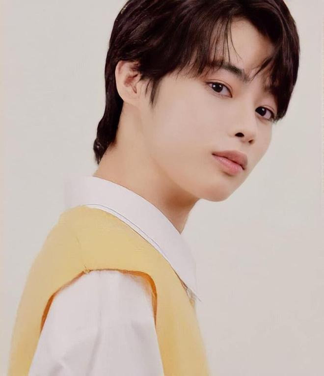 Sau nhiều cố gắng, Hanbin lựa chọn con đường mới cho sự nghiệp idol của mình. Sau nhiều cố gắng, Hanbin lựa chọn con đường mới cho sự nghiệp idol của mình.