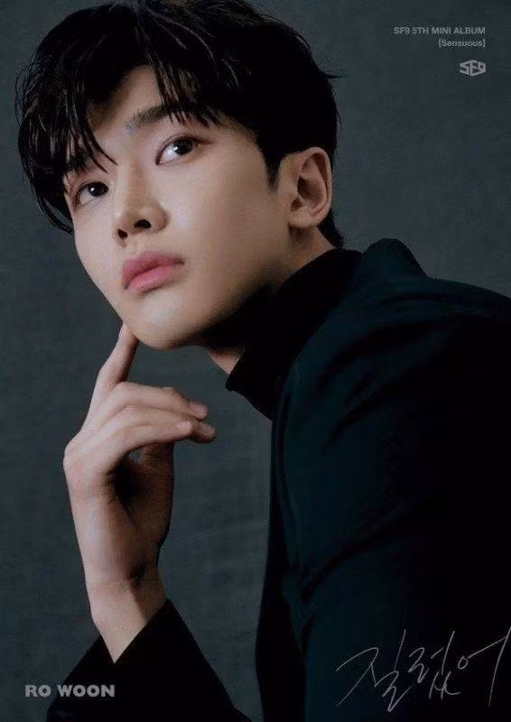 Thành viên nổi tiếng nhất SF9 - Rowoon bị chỉ trích vì tham gia quảng bá cùng nhóm dù chưa tiêm ngừa.