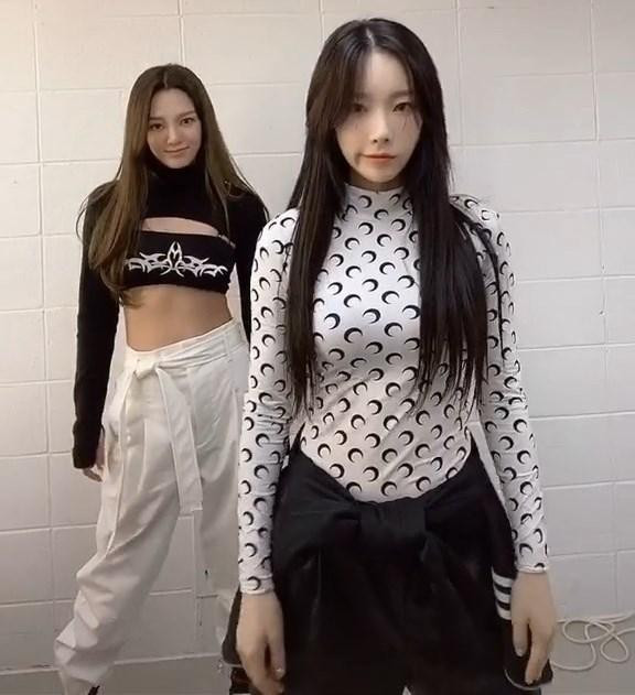 Năm ngoái, Hyoyeon từng mời nhiều idol tham gia vào "Dessert Dance Challenge". Năm ngoái, Hyoyeon từng mời nhiều idol tham gia vào "Dessert Dance Challenge".