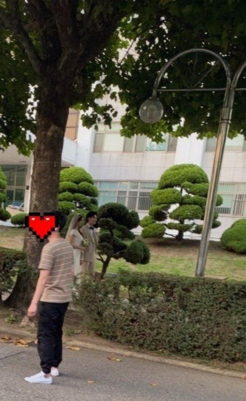 Hình ảnh trên phim trường Big Mouth của Yoona và Lee Jong Suk.