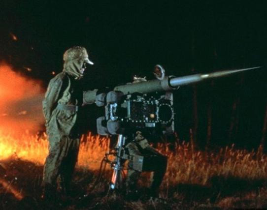 Đây là ưu thế của RBS-70 so với các hệ thống tên lửa phòng không mang vác phổ biến, song đòi hỏi xạ thủ phải phát hiện được mục tiêu bằng mắt