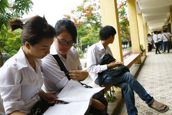 Thí sinh trong kì thi tốt nghiệp THPT 2011. Ảnh Hồng Vĩnh