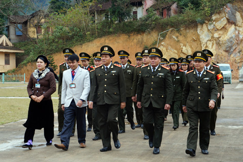 Trung tướng Vũ Xuân Sinh dẫn đầu đoàn đại biểu Tư lệnh Cảnh vệ . Trung tướng Vũ Xuân Sinh dẫn đầu đoàn Tư lệnh Cảnh vệ
