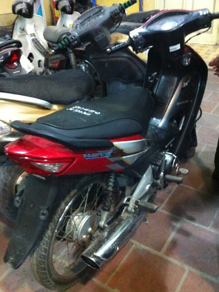 Chiếc xe máy Wave S của anh Tùng sau hai lần bị trộm cắp vẫn quay về với chủ. Chiếc xe máy Wave S của anh Tùng sau hai lần bị trộm cắp vẫn quay về với chủ