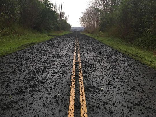 Sơ tán dân cư Hawaii vì dung nham núi lửa Kilauea phun trào ảnh 1