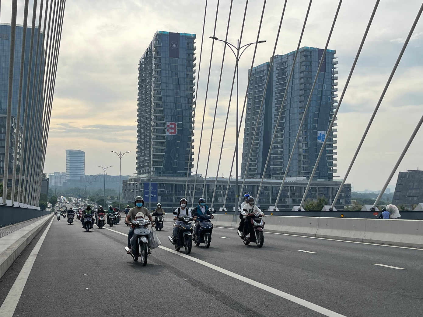 TPHCM và các tỉnh Nam Bộ thời điểm cuối năm thường xuất hiện hiện tượng mù, có ngày có cả sương mù. Ảnh: Nhàn Lê. TPHCM và các tỉnh Nam Bộ thời điểm cuối năm thường xuất hiện hiện tượng mù, có ngày có cả sương mù. Ảnh: Nhàn Lê.