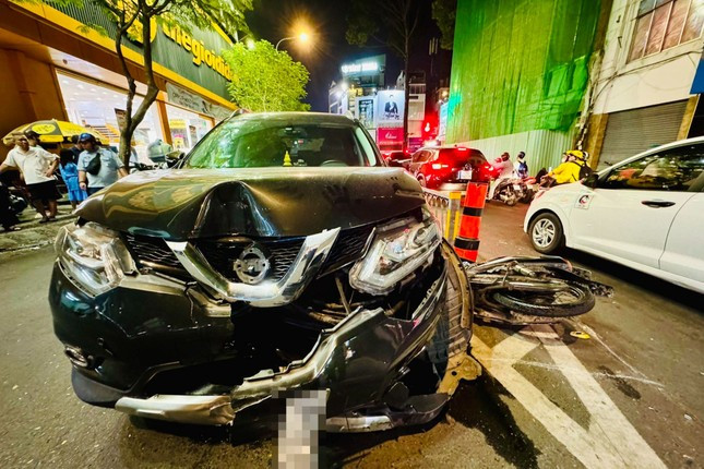 Bác sĩ một bệnh viện ở TPHCM lái ô tô gây tai nạn