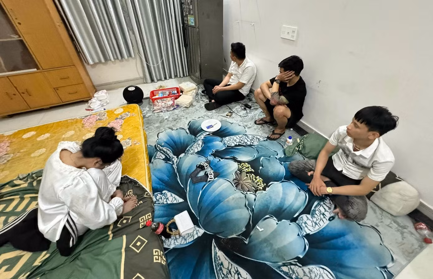 Nhóm thanh niên tổ chức sử dụng trái phép chất ma túy. Ảnh: Công an cung cấp. Nhóm thanh niên tổ chức sử dụng trái phép chất ma túy. Ảnh: Công an cung cấp.