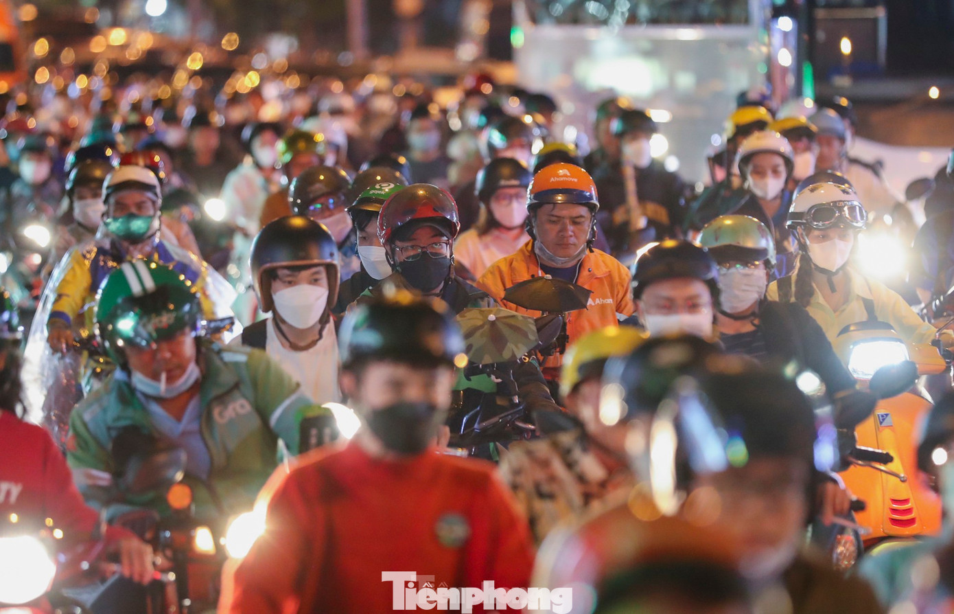 Dòng xe kẹt cứng trên đoạn đường vào Bến xe Miền Đông (quận Bình Thạnh, TPHCM). Ảnh: Duy Anh.