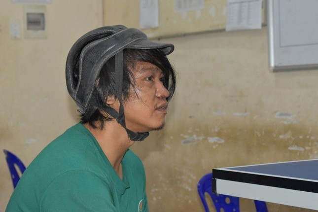 Nghi phạm Nguyễn Văn Nhu - người phóng hoả đốt nhà khiến 3 người tử vong tại cơ quan công an. Ảnh: Công an cung cấp. Nghi phạm Nguyễn Văn Nhu - người phóng hoả đốt nhà khiến 3 người tử vong tại cơ quan công an. Ảnh: Công an cung cấp.