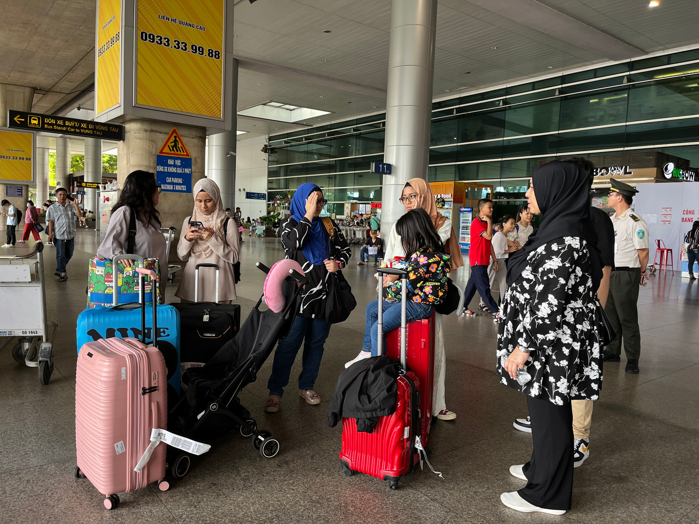 Việc đặt xe thời điểm này cũng phải chờ đợi lâu hơn thường ngày.