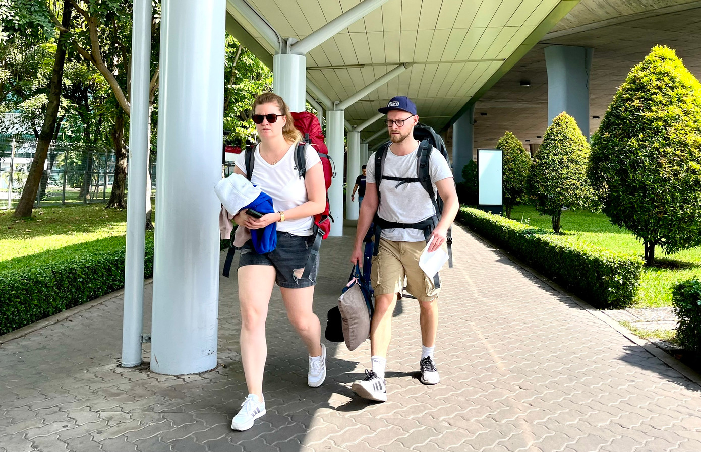 Cảng Hàng không quốc tế Tân Sơn Nhất cho biết sẽ phối hợp với các hãng taxi, xe hợp đồng, xe công nghệ nâng số lượng phương tiện phục vụ tại sân bay trong dịp lễ để phục vụ hành khách.