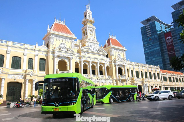 Tuyến buýt điện D4 đối diện nguy cơ ngưng hoạt động. Tuyến buýt điện D4 đối diện nguy cơ ngưng hoạt động.