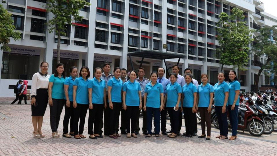 Đội ngũ bảo vệ, lao công làm việc tại Trường ĐH Công Thương TPHCM