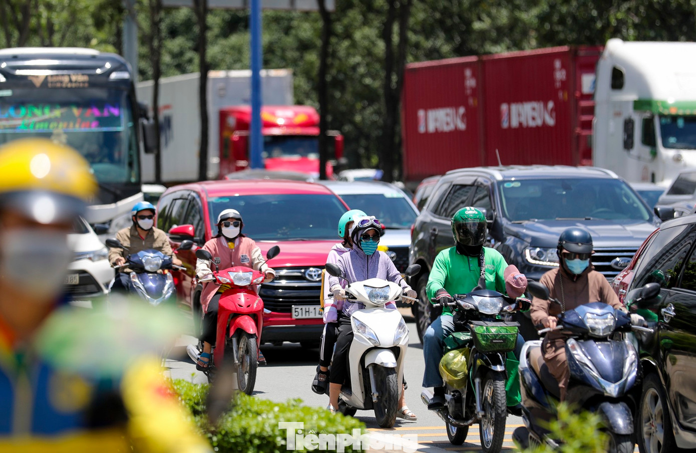Các phương tiện trên đường Võ Nguyên Giáp (TP Thủ Đức, TPHCM). Ảnh: Duy Anh. Các phương tiện trên đường Võ Nguyên Giáp (TP Thủ Đức, TPHCM). Ảnh: Duy Anh.