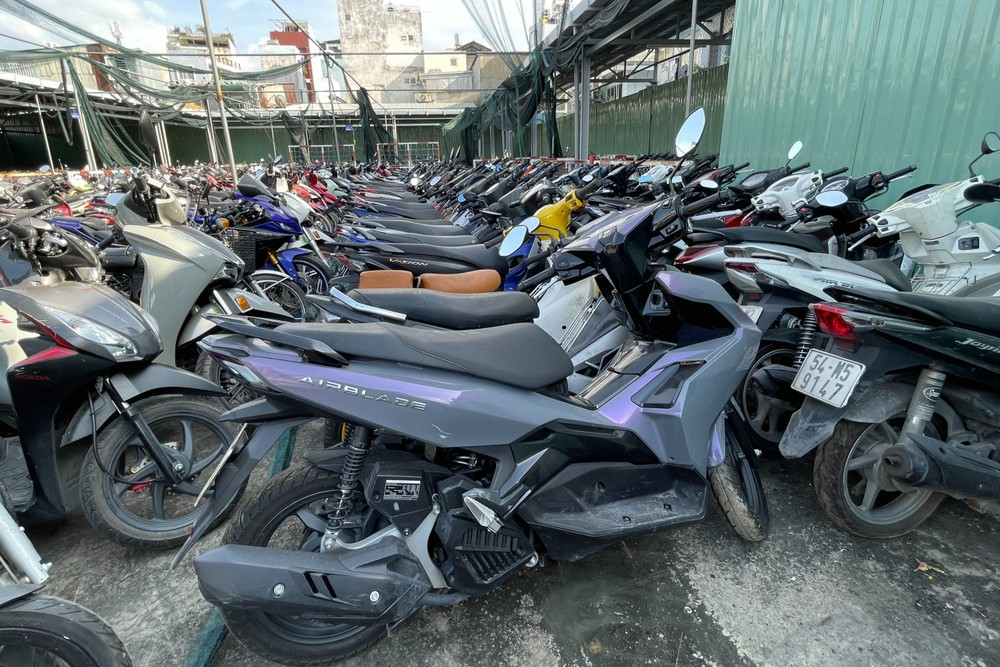 Công an phát hiện gần 200 xe máy bị đục số khung, số máy và là tang vật của các vụ án khác. Ảnh: Công an cung cấp.