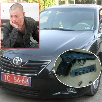 Đối tượng Hà cùng chiếc xe và khẩu K59, 2 vỏ đạn