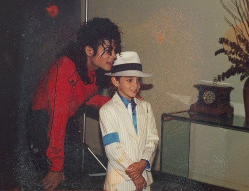 Khán giả sốc khi xem phim tố cáo Michael Jackson ấu dâm ảnh 2