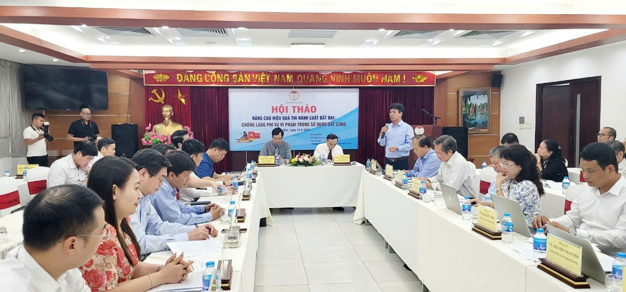 Toàn cảnh buổi hội thảo ngày 23/8