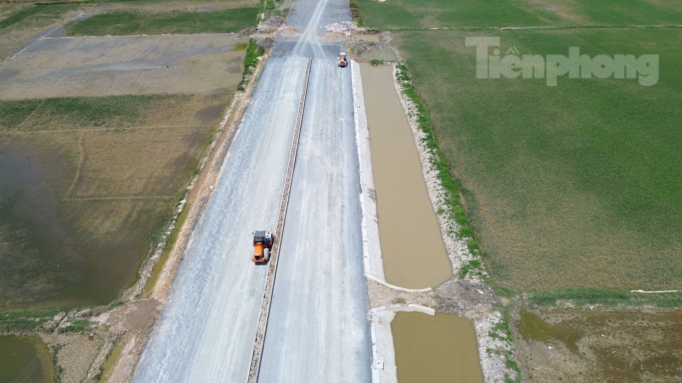 Thời gian thực hiện dự án trong giai đoạn từ nay đến năm 2024. Hiện tại, dự án đã hoàn thành khoảng 90% khối lượng công việc. Trên công trường, hàng chục máy móc hiện đại đang thi công tích cực.
