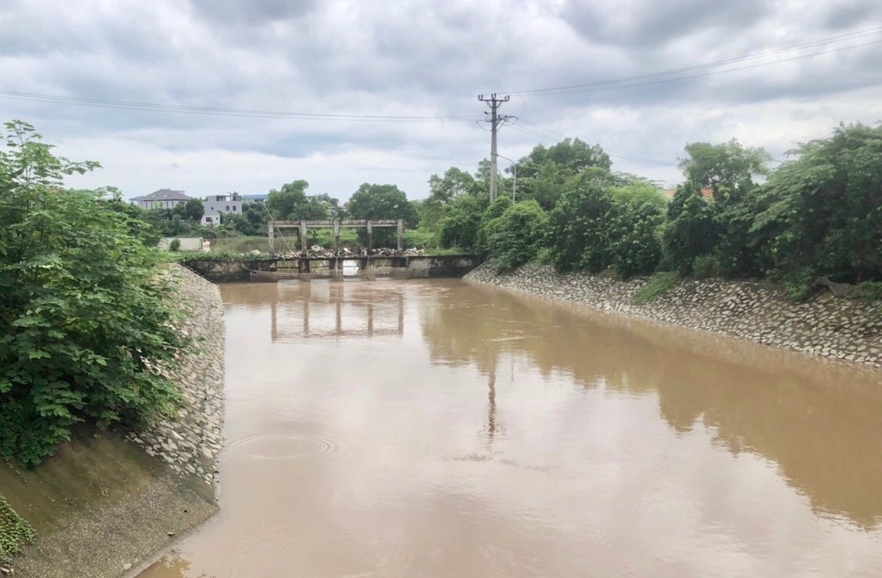 Kênh tiêu Phùng Xá - Dị Nậu được cải tạo sẽ đảm bảo tiêu thoát nước cho 382ha đất sản xuất nông nghiệp, phi nông nghiệp và dân sinh của các xã Phùng Xá, Dị Nậu (huyện Thạch Thất) Kênh tiêu Phùng Xá - Dị Nậu được cải tạo sẽ đảm bảo tiêu thoát nước cho 382ha đất sản xuất nông nghiệp, phi nông nghiệp và dân sinh của các xã Phùng Xá, Dị Nậu (huyện Thạch Thất)