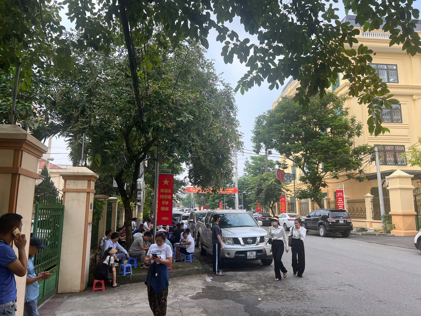 Theo đó, giá khởi điểm mỗi lô từ 19,8 triệu đồng/m2 đến 23,4 triệu đồng/m2 tùy theo từng khu. Phiên đấu giá thu hút được gần 400 khách hàng với tổng số 650 hồ sơ tham gia đấu giá.