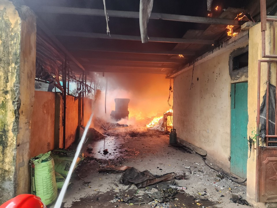 Hiện trường vụ cháy (Ảnh: Đạt Lê)