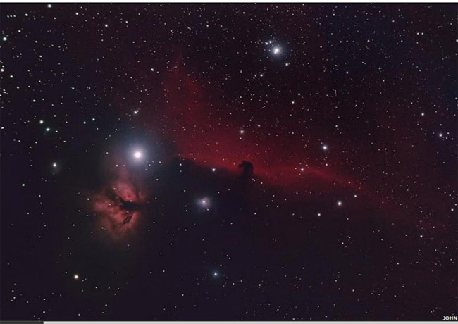 Những chòm sao, dải ngân hà và vầng trăng trong bầu trời đêm luôn có những bí ẩn khiến nhiều người đắm say. Ánh trăng trong trời đêm sẽ tròn và sáng biết bao nếu như không bị ánh sáng đèn đường nhân tạo 'lấn lướt'. Nhưng khi vầng trăng lưỡi liềm 'điểm' trên trời đêm thì ánh sáng nhân tạo trở thành lu mờ, lép vế. Thời khắc tuyệt vời cho những người 'mê' trăng sao. Với người mới bắt đầu thì vật thể dễ nhận ra nhất trên bầu trời đêm là Mặt Trăng. Nhưng năm nay Sao Mộc, Sao Thiên Vương và Sao Thổ lại gần trái đất hơn. Giải Thiên Hà Andromeda - thiên hà láng giềng lớn và gần nhất mà chúng ta có thể nhìn thấy bằng mắt thường, thì quả là một trải nghiệm quý'. Mắt thường của các nhà thiên văn có thể xác định chùm sao Orion bằng ba vì sao sáng nhất. Chùm sao này còn có Tinh vân ngựa, ở giữa, nhưng chỉ có thể nhìn được bằng kính viễn vọng. Chòm sao Orion nhìn cận. Còn được gọi là Hunter - Người đi săn: một chòm sao về mùa đông xuất hiện ở bán cầu Bắc và về mùa hè ở bán cầu Nam. Một vài người may mắn được ngắm Ánh sáng phương Bắc - một cảnh tượng tuyệt vời được Stewart Watt chụp tại Thurso, Scotland. Những chòm sao, dải ngân hà và vầng trăng trong bầu trời đêm luôn có những bí ẩn khiến nhiều người đắm say. Ánh trăng trong trời đêm sẽ tròn và sáng biết bao nếu như không bị ánh sáng đèn đường nhân tạo 'lấn lướt'. Nhưng khi vầng trăng lưỡi liềm 'điểm' trên trời đêm thì ánh sáng nhân tạo trở thành lu mờ, lép vế. Thời khắc tuyệt vời cho những người 'mê' trăng sao. Với người mới bắt đầu thì vật thể dễ nhận ra nhất trên bầu trời đêm là Mặt Trăng. Nhưng năm nay Sao Mộc, Sao Thiên Vương và Sao Thổ lại gần trái đất hơn. Giải Thiên Hà Andromeda - thiên hà láng giềng lớn và gần nhất mà chúng ta có thể nhìn thấy bằng mắt thường, thì quả là một trải nghiệm quý'. Mắt thường của các nhà thiên văn có thể xác định chùm sao Orion bằng ba vì sao sáng nhất. Chùm sao này còn có Tinh vân ngựa, ở giữa, nhưng chỉ có thể nhìn được bằng kính viễn vọng. Chòm sao Orion nhìn cận. Còn được gọi là Hunter - Người đi săn: một chòm sao về mùa đông xuất hiện ở bán cầu Bắc và về mùa hè ở bán cầu Nam. Một vài người may mắn được ngắm Ánh sáng phương Bắc - một cảnh tượng tuyệt vời được Stewart Watt chụp tại Thurso, Scotland.