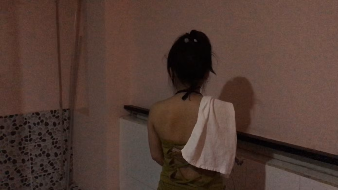 Đột kích động massage cho tiếp viên 'tắm tiên' cùng khách ở Sài Gòn ảnh 1