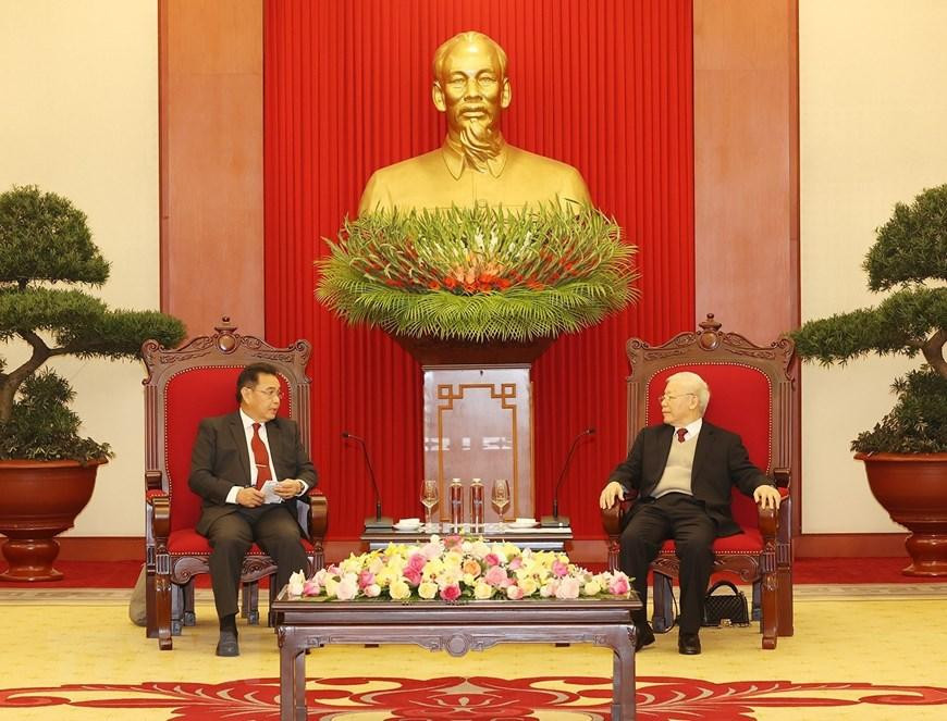 Tổng Bí thư Nguyễn Phú Trọng trao đổi với Chủ tịch Quốc hội Lào Xaysomphone Phomvihane về quan hệ hai nước. (Ảnh: Trí Dũng/TTXVN) Tổng Bí thư Nguyễn Phú Trọng trao đổi với Chủ tịch Quốc hội Lào Xaysomphone Phomvihane về quan hệ hai nước. (Ảnh: Trí Dũng/TTXVN)