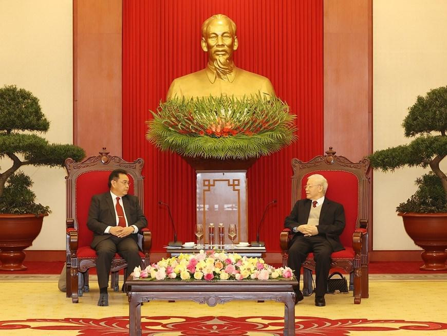 Tổng Bí thư Nguyễn Phú Trọng trao đổi với Chủ tịch Quốc hội Lào Xaysomphone Phomvihane về quan hệ hai nước. (Ảnh: Trí Dũng/TTXVN) Tổng Bí thư Nguyễn Phú Trọng trao đổi với Chủ tịch Quốc hội Lào Xaysomphone Phomvihane về quan hệ hai nước. (Ảnh: Trí Dũng/TTXVN)