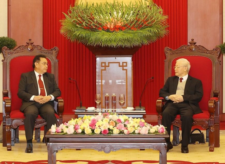 Tổng Bí thư Nguyễn Phú Trọng trao đổi với Chủ tịch Quốc hội Lào Xaysomphone Phomvihane về quan hệ hai nước. (Ảnh: Trí Dũng/TTXVN) Tổng Bí thư Nguyễn Phú Trọng trao đổi với Chủ tịch Quốc hội Lào Xaysomphone Phomvihane về quan hệ hai nước. (Ảnh: Trí Dũng/TTXVN)