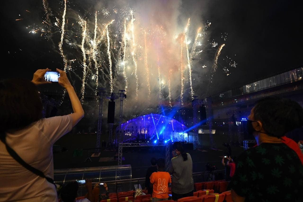 Pháo hoa mừng năm mới ở Singapore. Ảnh: Straitstimes Pháo hoa mừng năm mới ở Singapore. Ảnh: Straitstimes