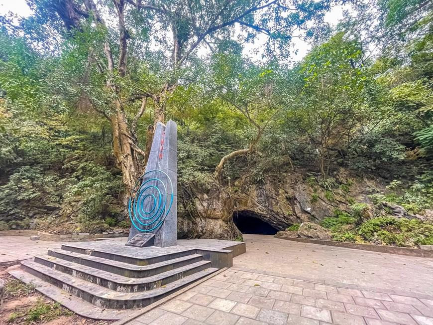 Cách đây 75 năm, vào đêm 19 rạng sáng 20/12/1946, Chủ tịch Hồ Chí Minh đã ra Lời kêu gọi Toàn quốc kháng chiến. Đáp lời kêu gọi của Bác, cả dân tộc Việt Nam đã nhất tề đứng lên kháng chiến chống thực dân Pháp. (Ảnh: Minh Sơn/Vietnam+)