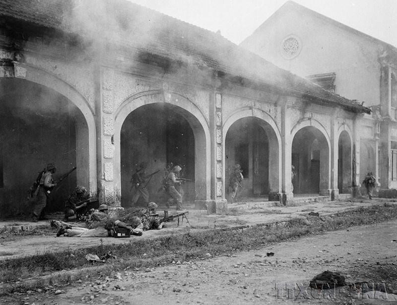 Chợ Đồng Xuân cũng là 'nhân chứng sống' của một thời toàn bộ nhân dân Thủ đô đứng lên kháng chiến chống Pháp mùa Đông năm 1946. (Ảnh tư liệu)