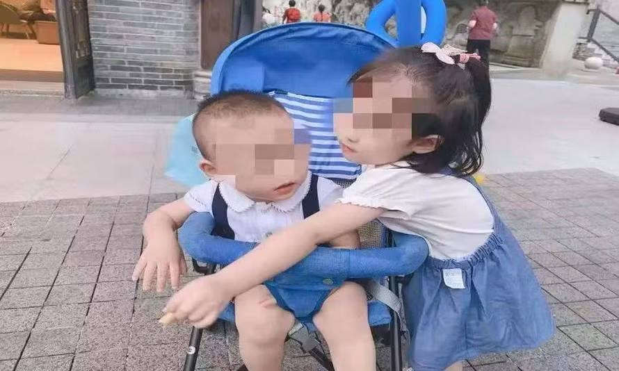 Hai nạn nhân nhỏ tuổi. Ảnh: Hoàn cầu thời báo