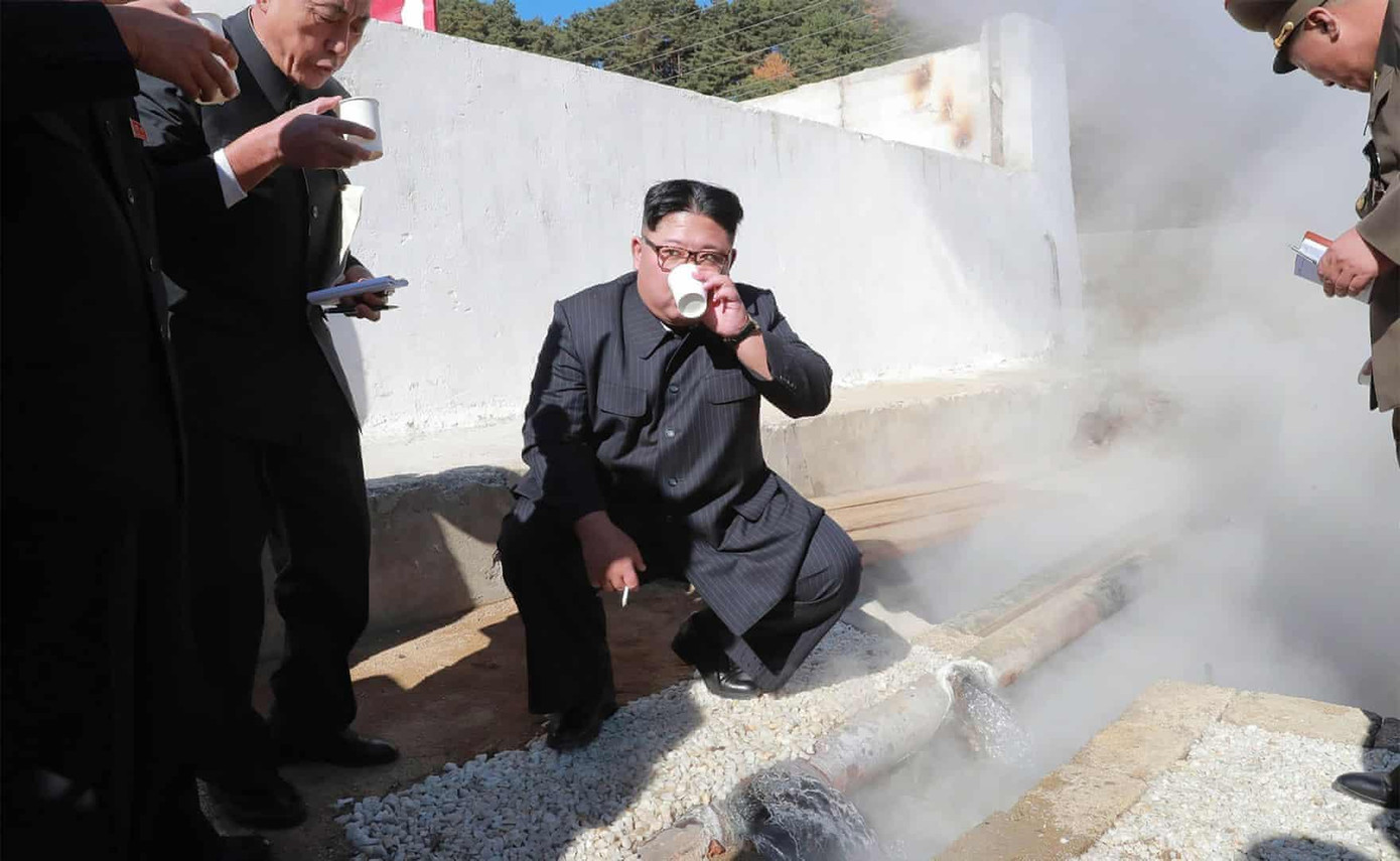 Chủ tịch Kim Jong-un thị sát quá trình xây dựng khu du lịch suối nước nóng ở huyện Yangdok, tỉnh Nam Pyongan. Ảnh: KCNA Chủ tịch Kim Jong-un thị sát quá trình xây dựng khu du lịch suối nước nóng ở huyện Yangdok, tỉnh Nam Pyongan. Ảnh: KCNA