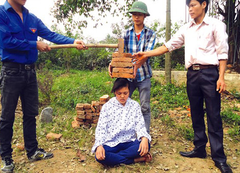 Nghiện ăn... thủy tinh sau khi học “võ ma“ ảnh 2