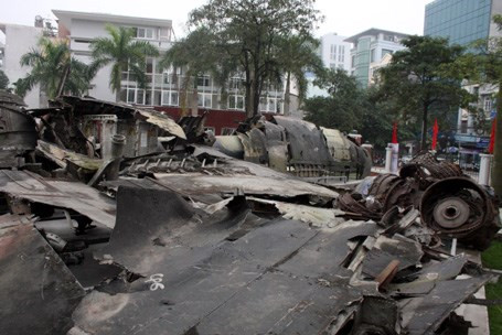 Giây phút vàng trận quyết đấu hạ 'pháo đài bay' B52 ảnh 2