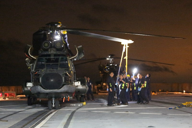 [LIVE] Phát hiện thân máy bay QZ8501 dưới đáy biển ảnh 35