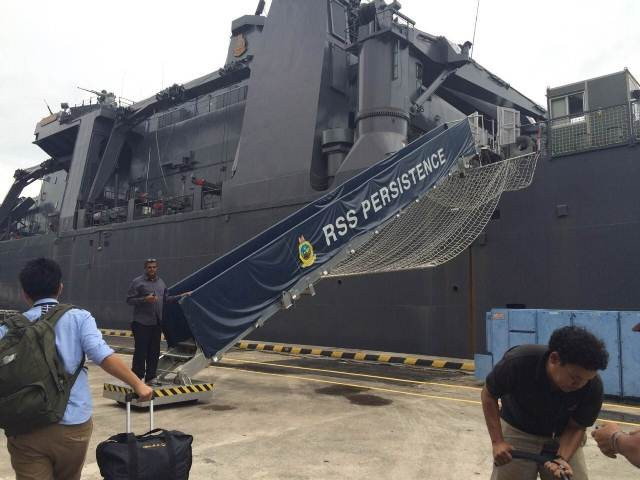 [LIVE] Phát hiện thân máy bay QZ8501 dưới đáy biển ảnh 34