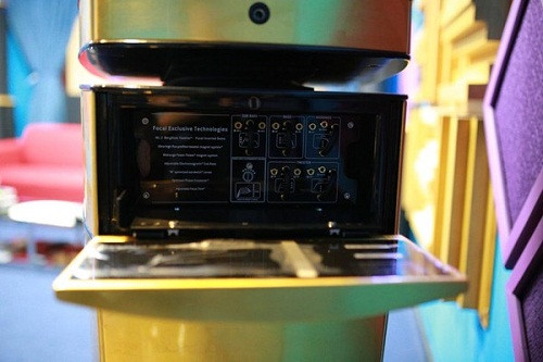 Cận cảnh bộ loa dát vàng hơn 8 tỷ vừa về Việt Nam ảnh 7