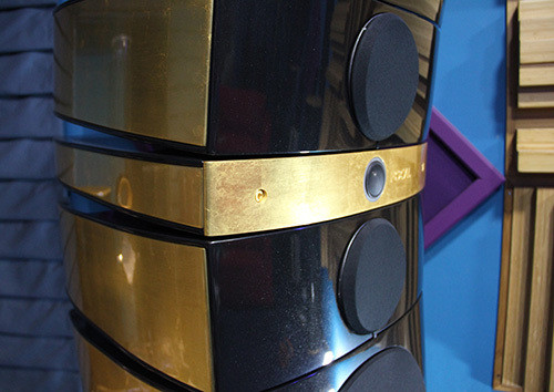 Cận cảnh bộ loa dát vàng hơn 8 tỷ vừa về Việt Nam ảnh 8