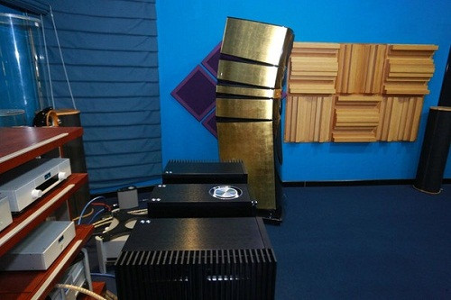 Cận cảnh bộ loa dát vàng hơn 8 tỷ vừa về Việt Nam ảnh 12