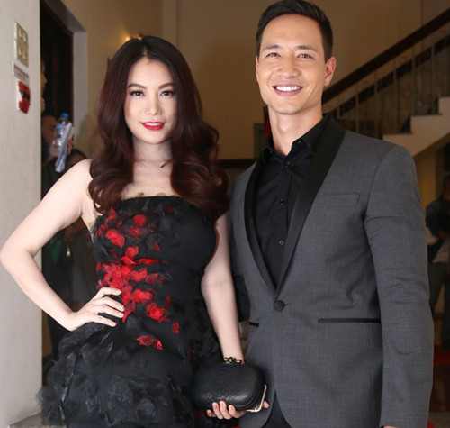 Hình ảnh Trương Ngọc Ánh không rời “người tình tin đồn” nửa bước số 1