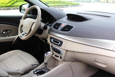 Ra mắt xế sang Pháp giá chỉ 1 tỷ đồng ảnh 4