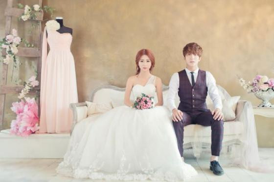 Quỳnh Anh Shyn gây sốt khi ngồi ghi đông ôm Bê Trần ảnh 3