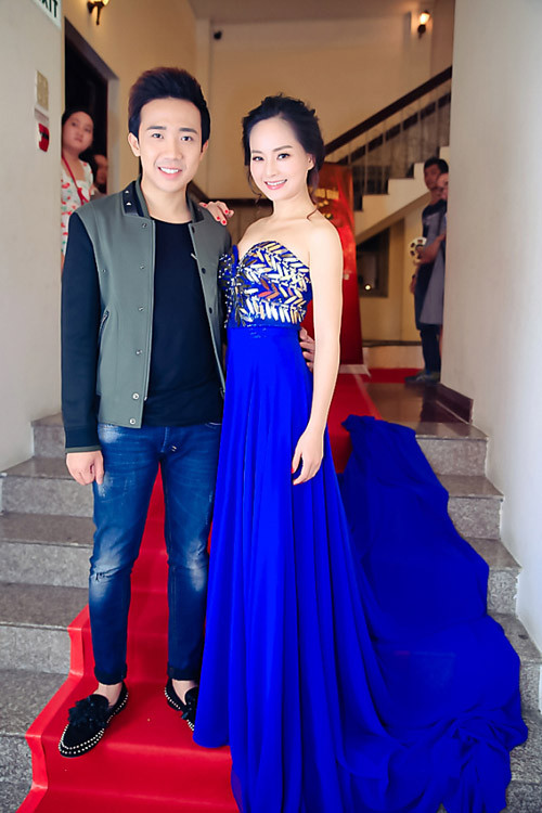 Hình ảnh Trương Ngọc Ánh không rời “người tình tin đồn” nửa bước số 4