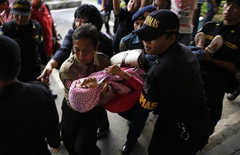 [LIVE] Phát hiện thân máy bay QZ8501 dưới đáy biển ảnh 31